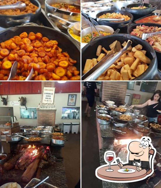 Comida em Restaurante 4S