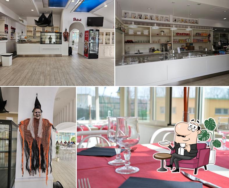 Siediti a un tavolo di La Casina del Lago