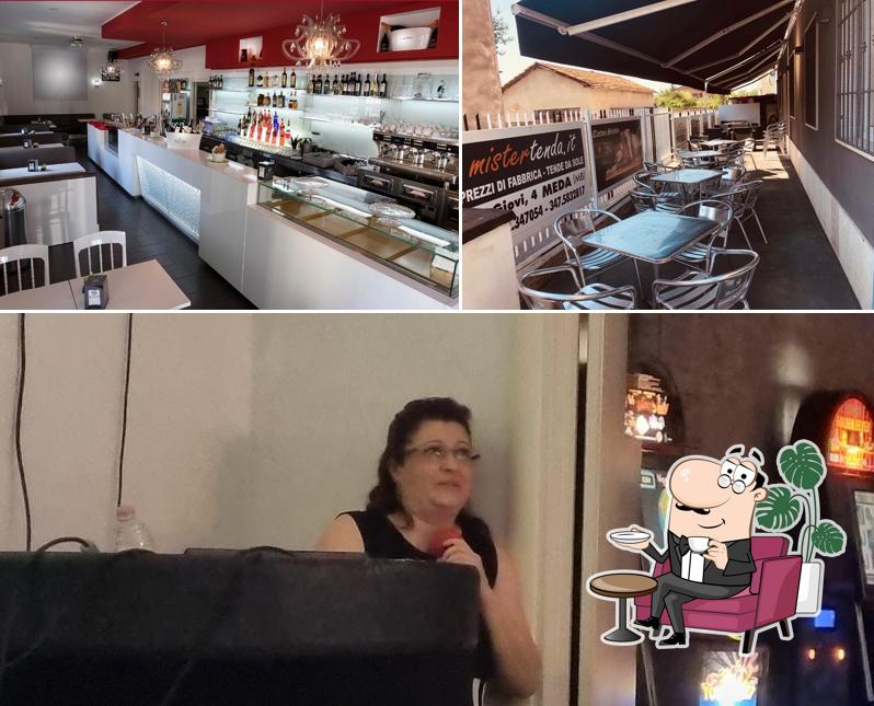 Gli interni di Plaza bar & lounge