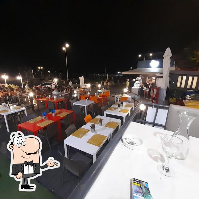 Gli interni di Pizzeria Luna Rossa