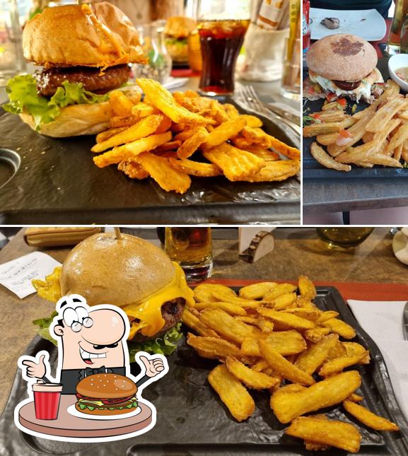 Prova uno dei tipi di hamburger serviti a Porca Vacca