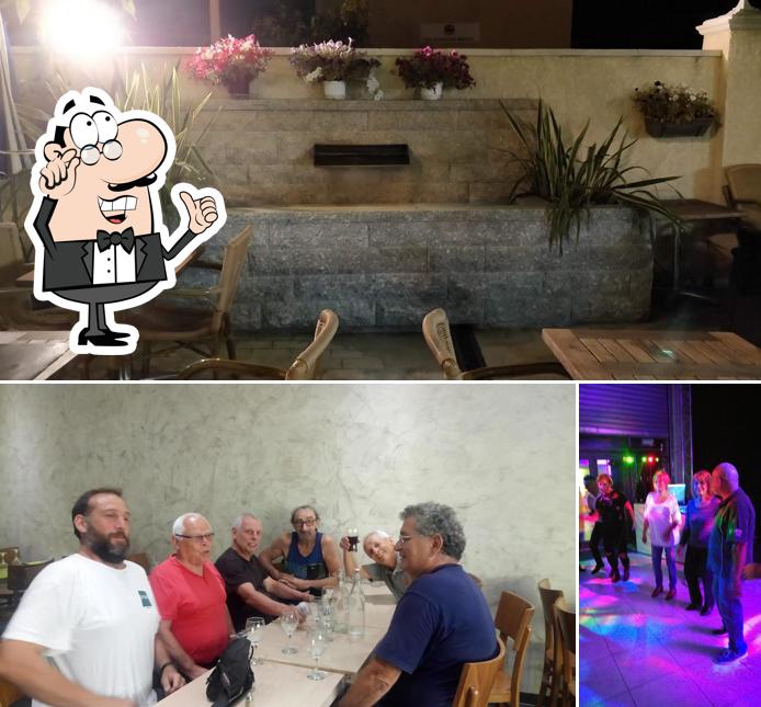 Installez-vous à l'une des tables de Restaurant pizzeria "Chez Claudélina"