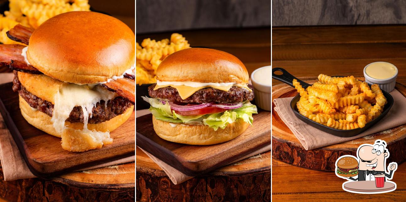 Delicie-se com um hambúrguer no D'skina Burger