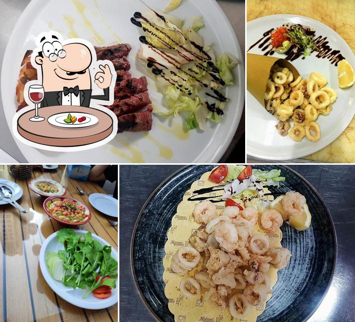 Cibo al Nuovo Tre Corone Di Sakran Amer