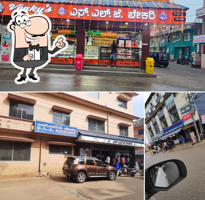Check out how Venkys SLJ Bakery looks outside
