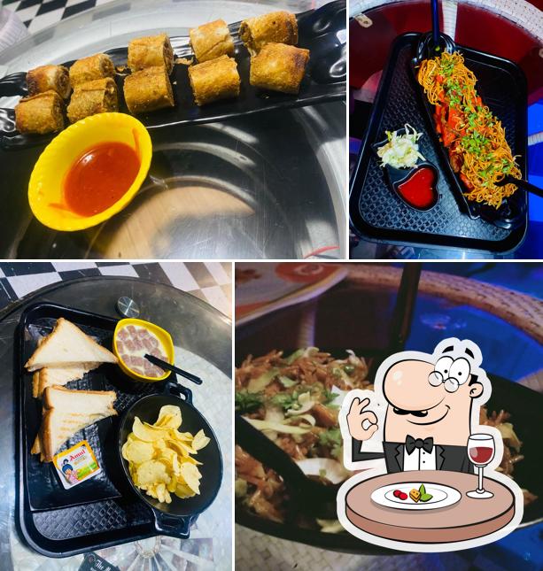 Food at THE MACHINE CAFE