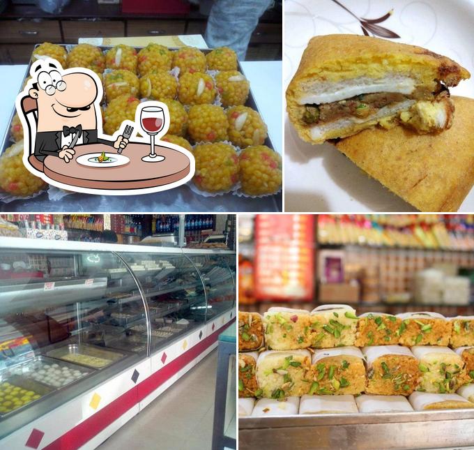 Food at Jindal Bikaneri Sweets