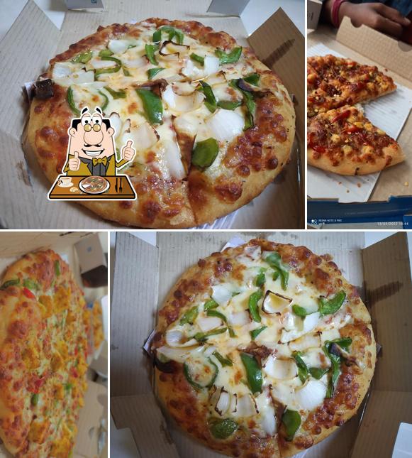 Pick pizza at Domino's Pizza Sambhaji Nagar, Pune