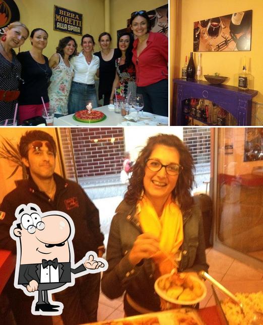 La immagine di interni e tavolo da pranzo da Nostress