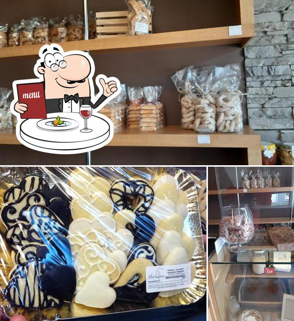 Tra le varie cose da Lo Scazzamauriello si possono trovare la cibo e interni