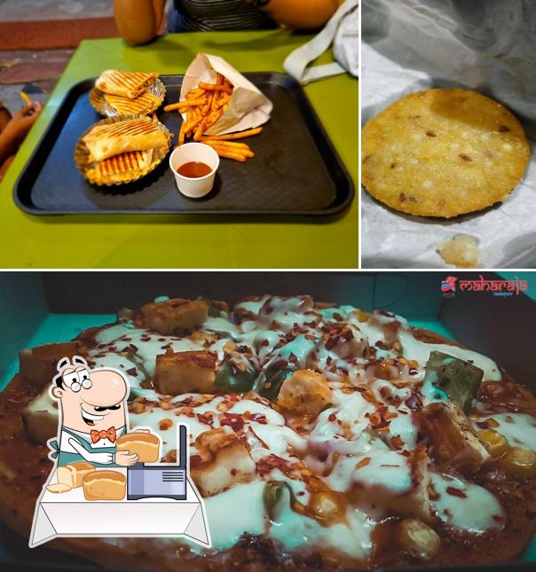 Garlic bread at Maharaja vadapav