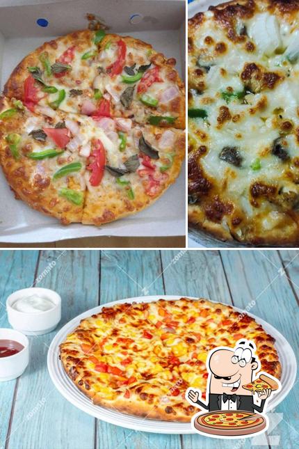 Order pizza at Mistress Cafeteria