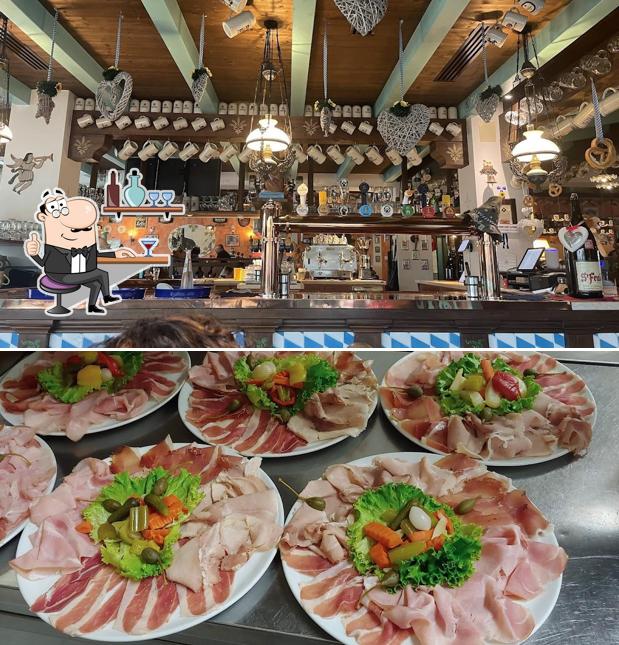 Siediti a un tavolo di Birreria Prosit Siediti a un tavolo di Birreria Prosit