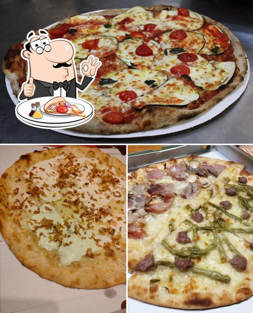 A Pizzamania, puoi assaggiare una bella pizza