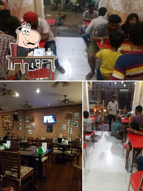 The interior of Pizzeria Hut