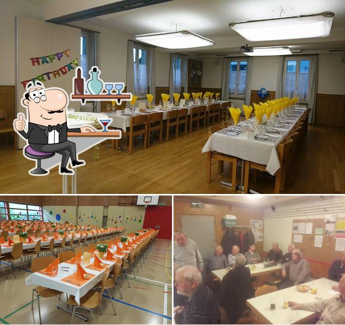 La interni e tavolo da pranzo del ristorante