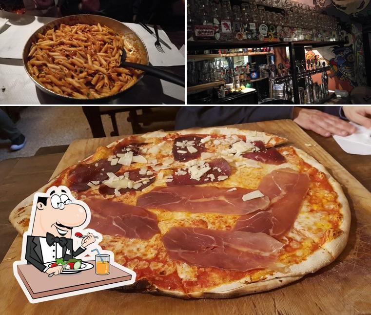 La immagine della cibo e bancone da bar di Birreria Manhattan