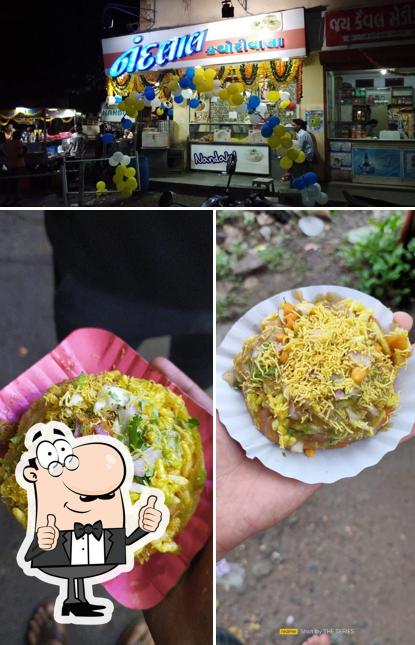 See the picture of Nandlal Kachori Wala