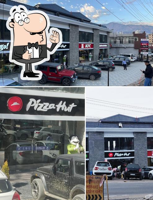 Here's a pic of Pizza Hut Amolak Towers, Solan