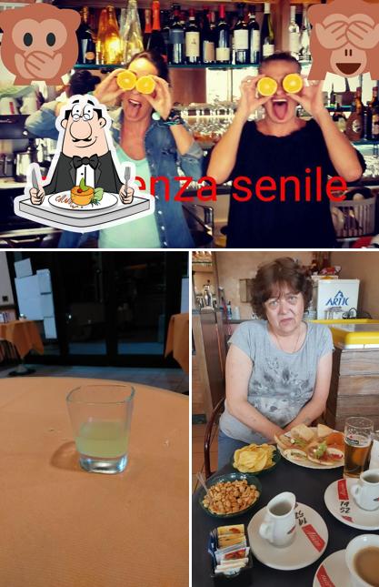 La immagine della cibo e bancone da bar di Il Caffe' Di San Michele