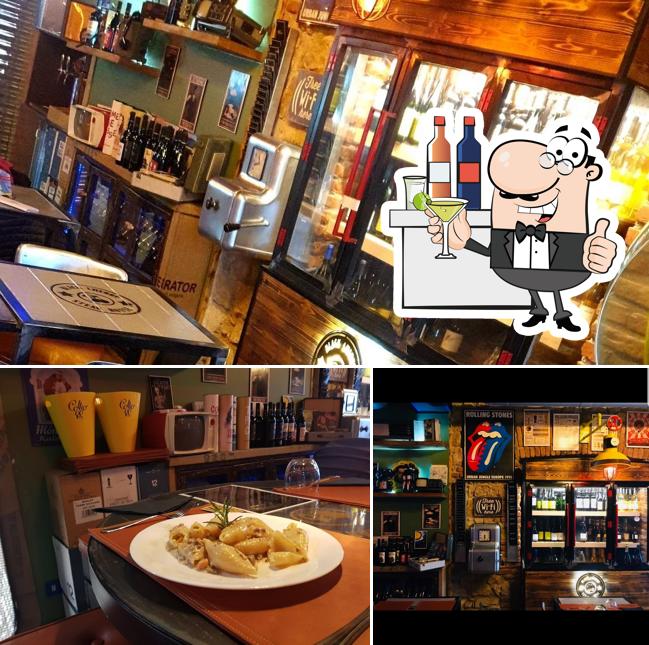 Tra le diverse cose da BLACK CHERRY si possono trovare la bancone da bar e cibo