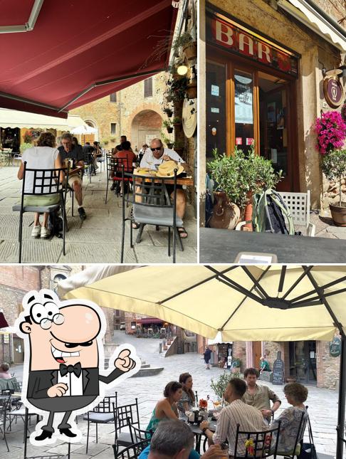 Siediti a un tavolo di Il Caffè della Piazza