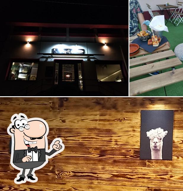 Gli interni di TAPITA BEER and GRILL