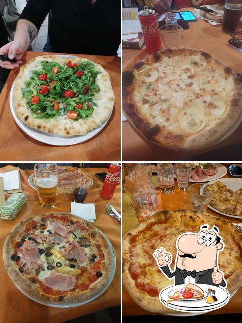 Scegli tra le molte varianti di pizza