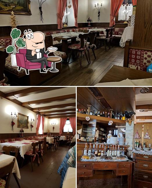 Siediti a un tavolo di Ristorante Pizzeria La Roda
