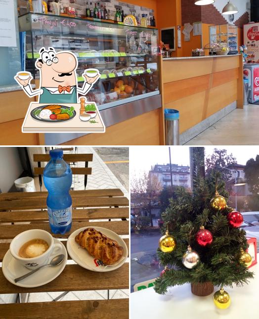 La cibo e interni del ristorante
