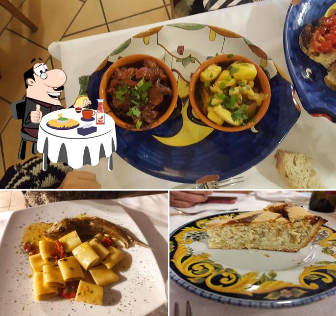 Piatto di formaggi al Ristorante E Pizzeria Mezza Luna “tore A Mare”