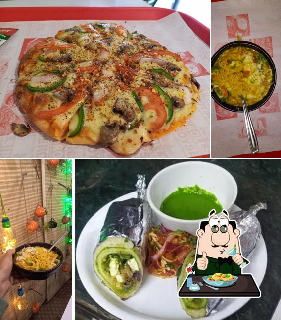 Macaroni and cheese at Rolls Royse Cafe