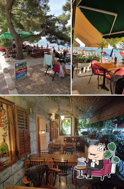 Siediti a un tavolo di bistro Olea