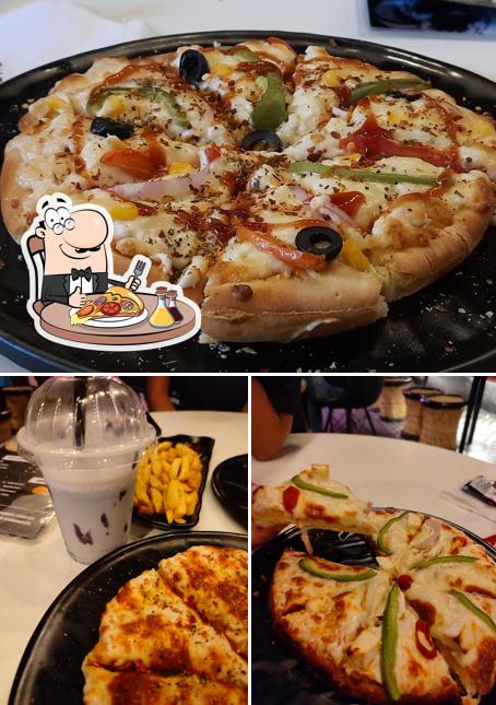 Get pizza at Chaiholic_hisar