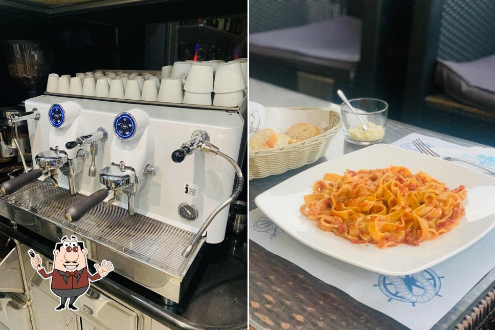 Platti al Bar Tasso di Hu Baojiao