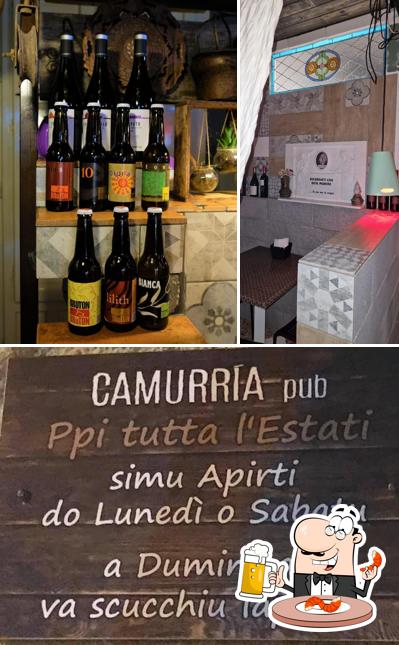 Puoi ordinare un rinfrescante bicchiere di birra chiara o scura