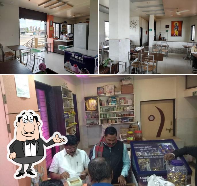 Check out how Shriram Pure Veg looks inside
