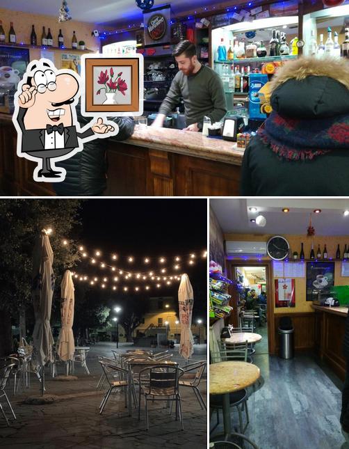 La interni e bancone da bar del ristorante