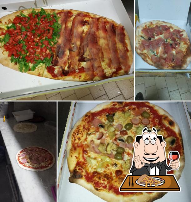 Scegli una pizza a Pizzeria Delfino