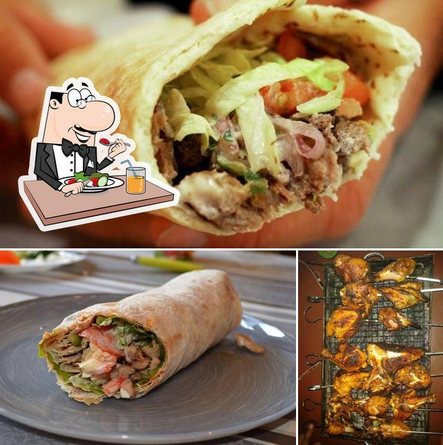 Food at RÂÑS FOOD COURT