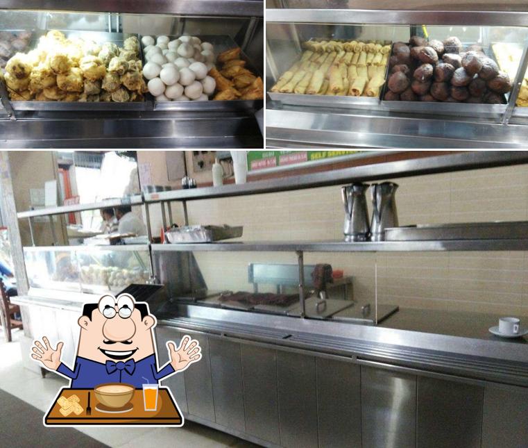 Meals at Chariot Food Court