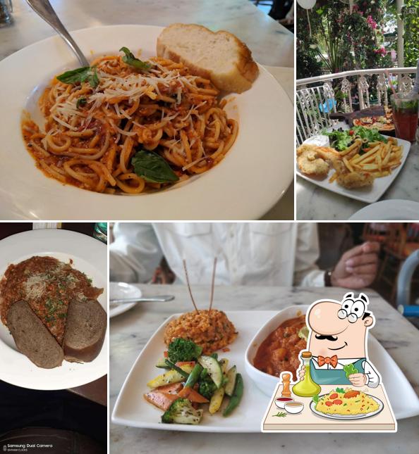 Meals at Diggin Cafe