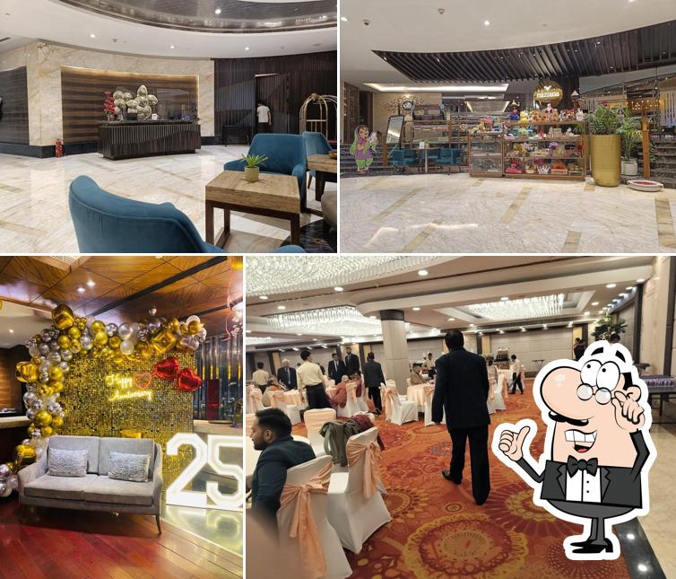 The interior of Lust By The Pool - Radisson Blu Kaushmabi Delhi NCR