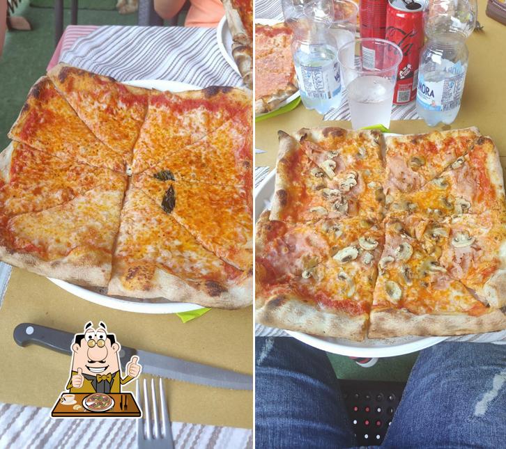 A Pizzeria La Quadrata, puoi provare una bella pizza