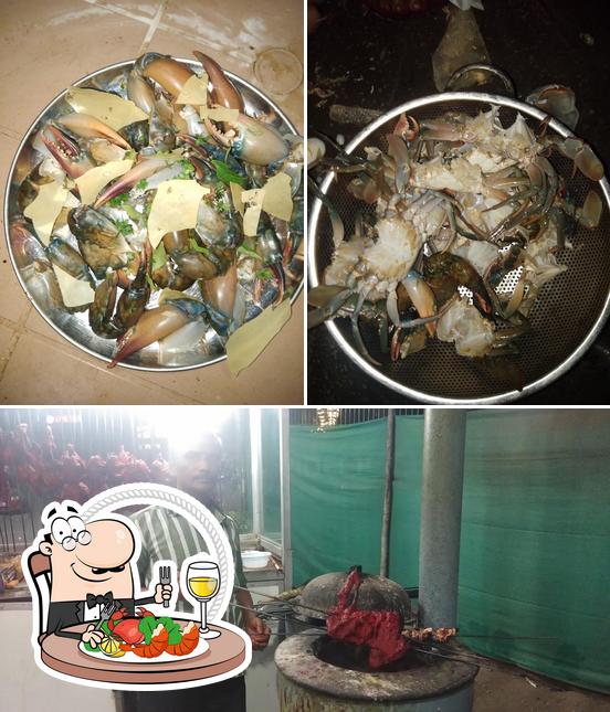 Try out seafood at Hotel Kon Darbar