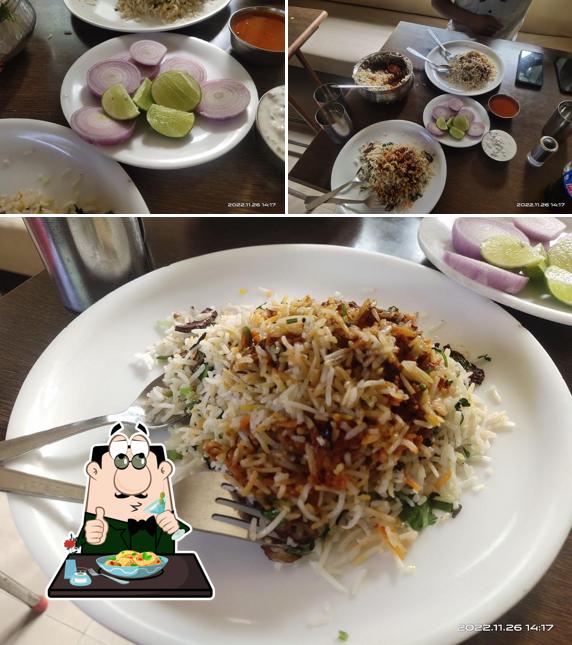 Food at Spice Island Chinese