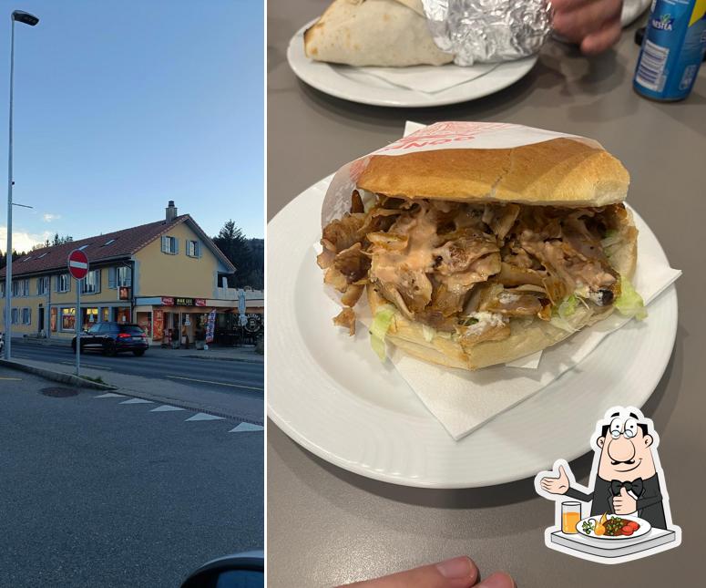 Panino con maiale stirato al Chez EZO
