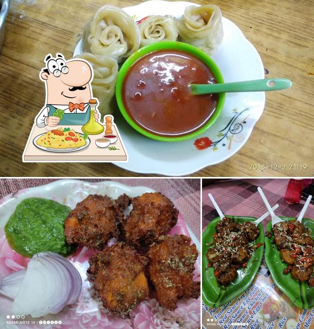 Food at MOMO's Hut