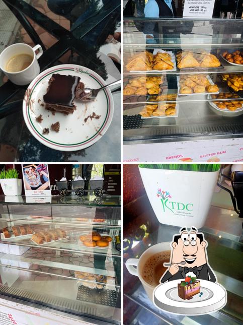 Chocolate cake at Mascot's Indulge (KTDC)