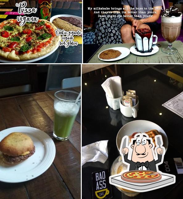 Consiga pizza no Bad Ass Café